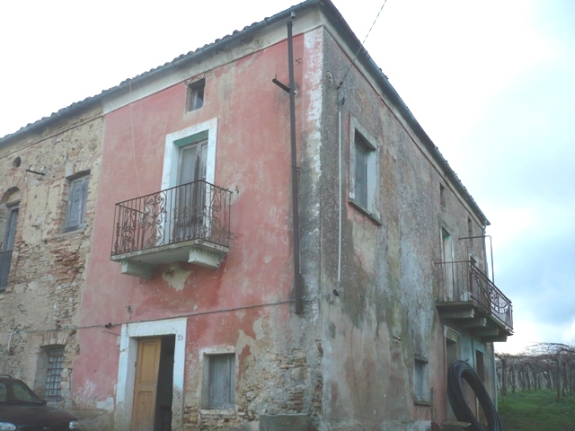 Property for sale in Poggiofiorito, Chieti Province