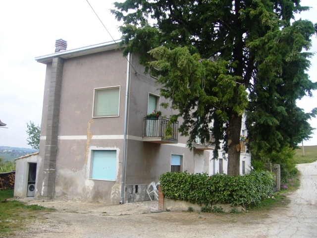 Property for sale in Sant�Eusanio Del Sangro, Chieti Province